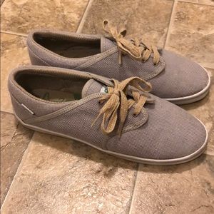 Etnies shoe